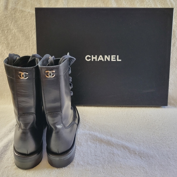 CHANEL Thistle Tall Calfskin Lace Up Work Boots Plaid Lining 2014 - Picture 5 of 10